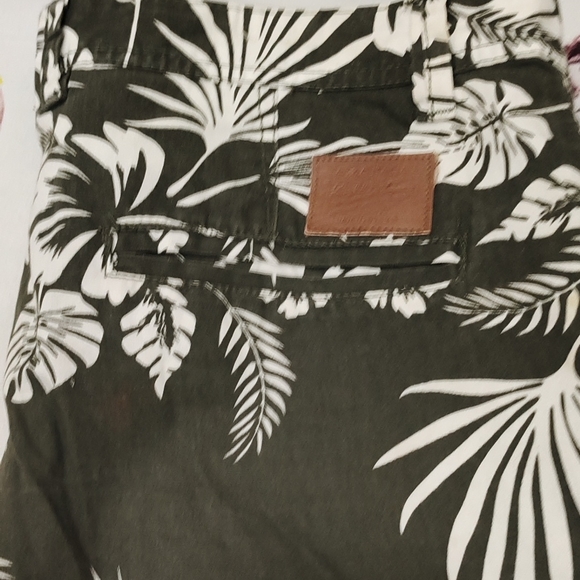 Floral print shorts - Picture 4 of 4